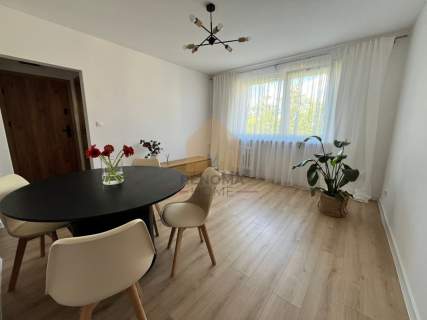 Komfortowe 3 pokoje po remoncie balkon