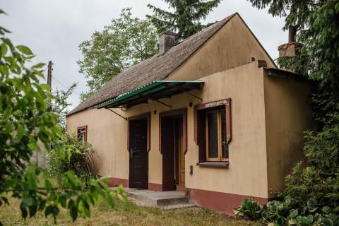 Dom z działką i zabudowaniami gospodarczymi, Lisice, gm. Dąb