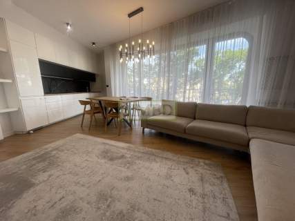 Blisko Łazienki Królewskie ,apartament 5 m spacer