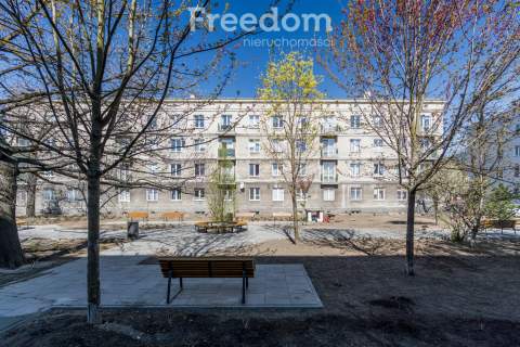2-stronna kawalerka przy Koźmińskim Metro