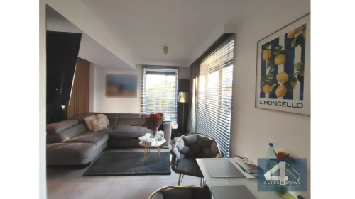 Dwupoziomowy apartament z dużym ogrodem