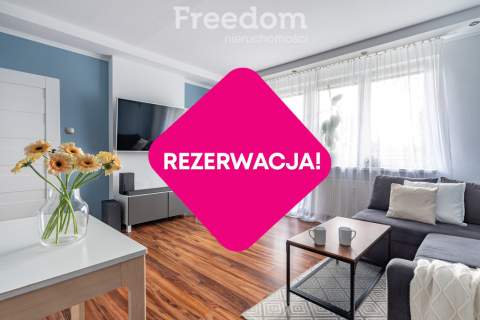 2 pokoje. Oddzielna kuchnia. Balkon