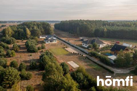Nowoczesny dom przy lesie z prywatnym stawem
