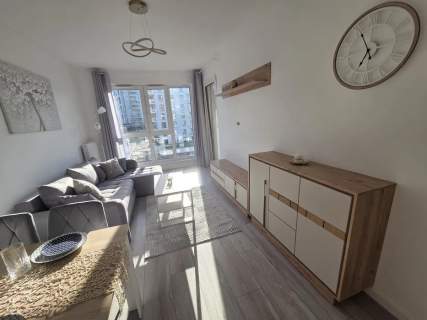 2 pokoje z halą garażową blisko Galerii Morena