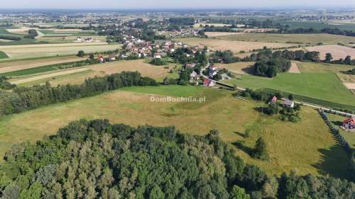 Borek Rzezawa działka 77ar przy drodze media
