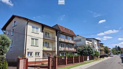 Dom Busko-Zdrój , czysty , suchy , sprawny , bardzo zadbany .