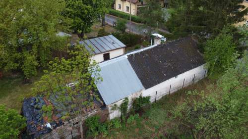 Działka 1200 m i budynki