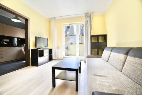 Kawalerka 27 m Balkon garaż PKP Gocławek