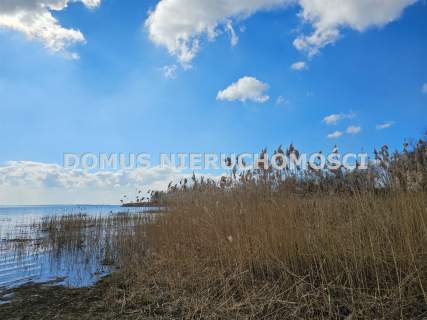 Działka nad jeziorskiem