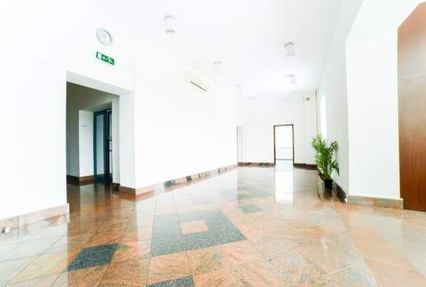 Powierzchnia biurowo- magazynowa 208,8 m2