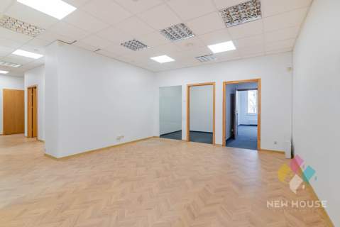 Śródmieście, lokal na parterze, 200 m2, witryna