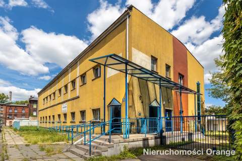 Budynek pod mieszkania, 6 km od centrum Katowic.
