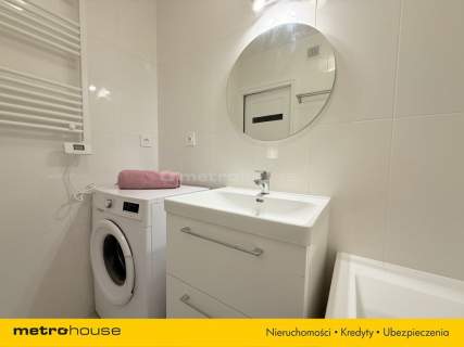 3 pokoje, duży balkon, blisko metro Imielin 600m
