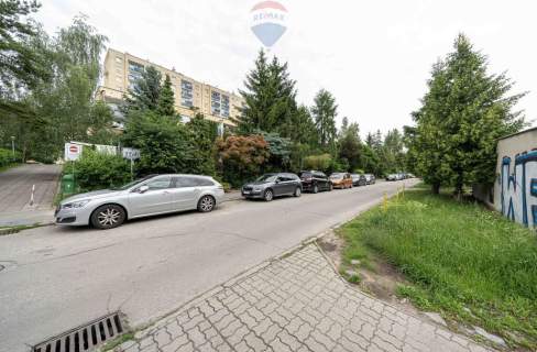 2 pokoje z widokiem na zieleń os. Dębina