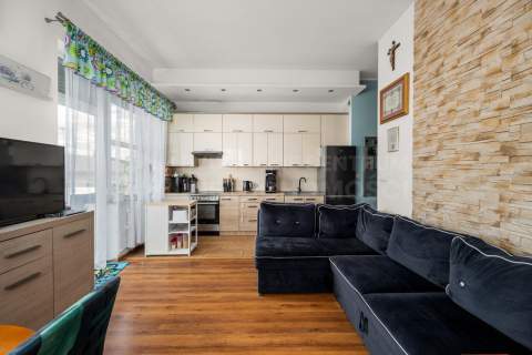 3 pokoje 49 m duży balkon Winda 2014 r.
