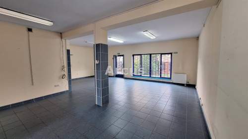 lokal z parkingiem