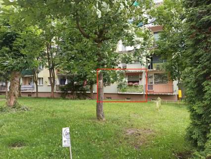 Przytulna kawalerka z balkonem i osobną kuchnią na parterze