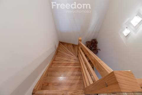 5 pokoi dwupoziomowe komórka balkon