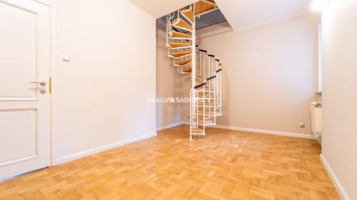 Na wynajem rezydencja, Wola Justowska/wysoki stand