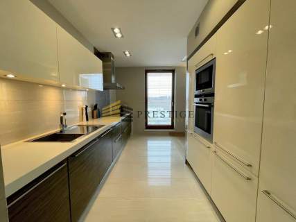 Apartament klimatyzowany Ochrona 24h 2garaże 