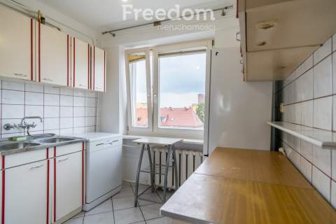 Przestronne trzy pokojowe mieszkanie