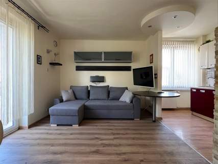 1 piętro, balkon, do zamieszkania - blisko centrum