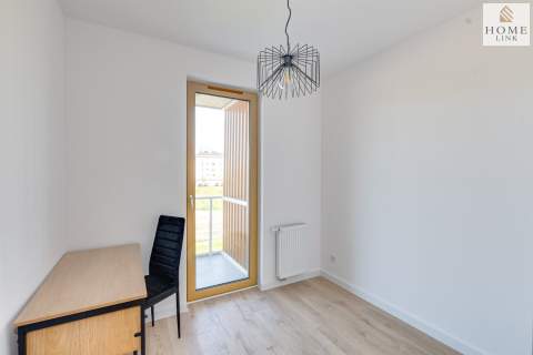 Nowe mieszkanie, wysoki stanard i duży balkon.