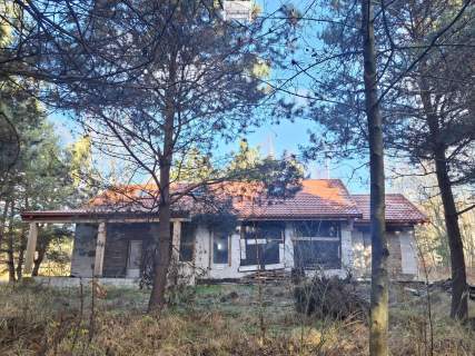 Nowy dom w lesie dla rodziny , działka 4.900m2 , surowy ,