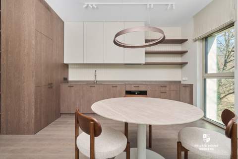 Trzypokojowy apartament z dużym tarasem przy parku