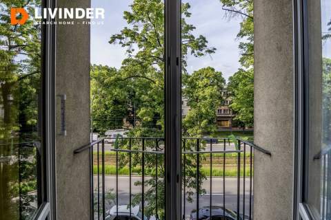 Po remoncie, dwustronne, słoneczne balkon,piwnica