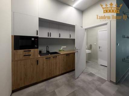 Do wynajęcia lokal usługowy 222m2 na bliskiej Woli na parterze...