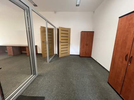 Do wynajęcia lokal na parterze przy Krakowskiej