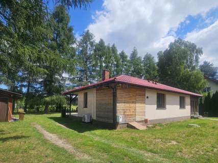 Nowoczesny, parterowy dom w spokojnej okolicy