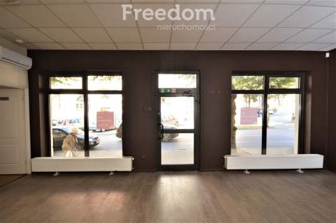 Lokal handlowo - usługowy w ścisłym centrum Ełku