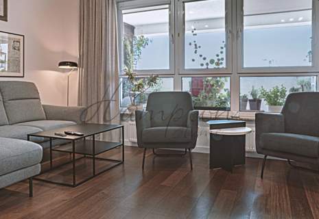 Apartament z dużym balkonem w nowoczesnym budynku