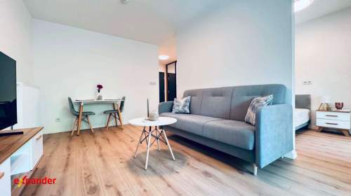 Pierwszy najem/Centrum/Apartamentowiec/Balkon