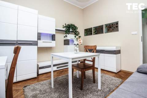 Na sprzedaż 2-pok. mieszkanie przy Placu Inwalidów