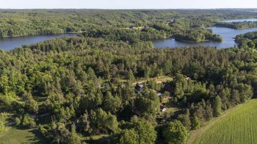 Twój azyl nad jeziorem Gotowy dom z balią