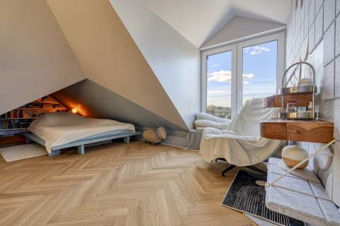  Poddasze Dębowa Podłoga Spokój i cisza 