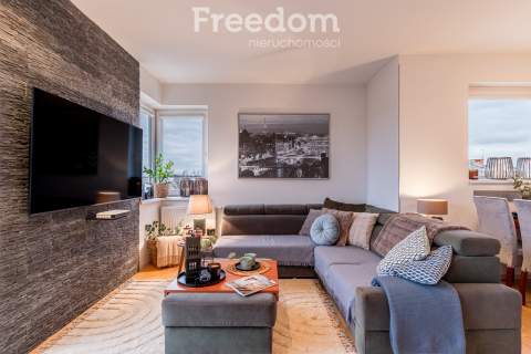 5 pokoi dwupoziomowe komórka balkon