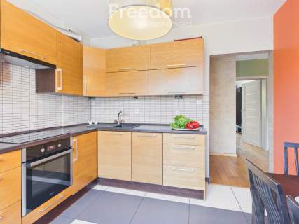 Przestronne 3 pokoje 71 m , balkon i parking