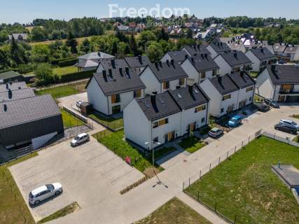 Wieliczka - z ogródkiem i 2 miejscami parkingowymi