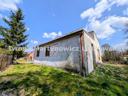 Mały dom na 7 - arowej działce, 3 pokoje - Ścinawa