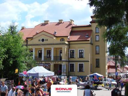 Kamienica w centrum Mikołajek.