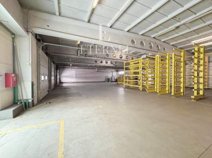 Obiekt biurowo-magazynowy 1 501 m2 działka 56 arów