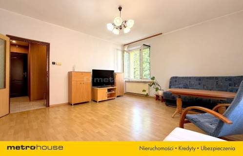 37,79m2 /1 piętro/ dobra lokalizacja/ niski czynsz