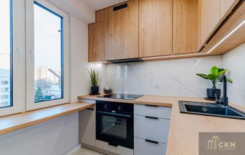 Po generalnym remoncie 2 pokoje, jasna kuchnia, balkon