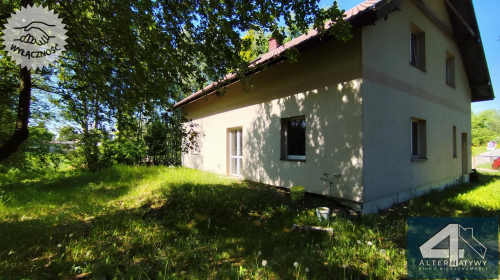 Duży dom z dużą działką blisko lasu i rzeki