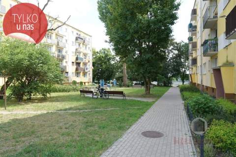 Przytulne mieszkanie, III piętro w niskim bloku