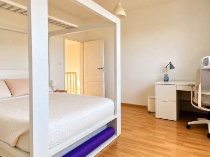 Dom jednorodzinny z dużą działką 1500 M 2 garaże